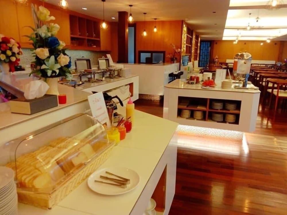 Tai-Shan Suites Ratchaburi Ngoại thất bức ảnh