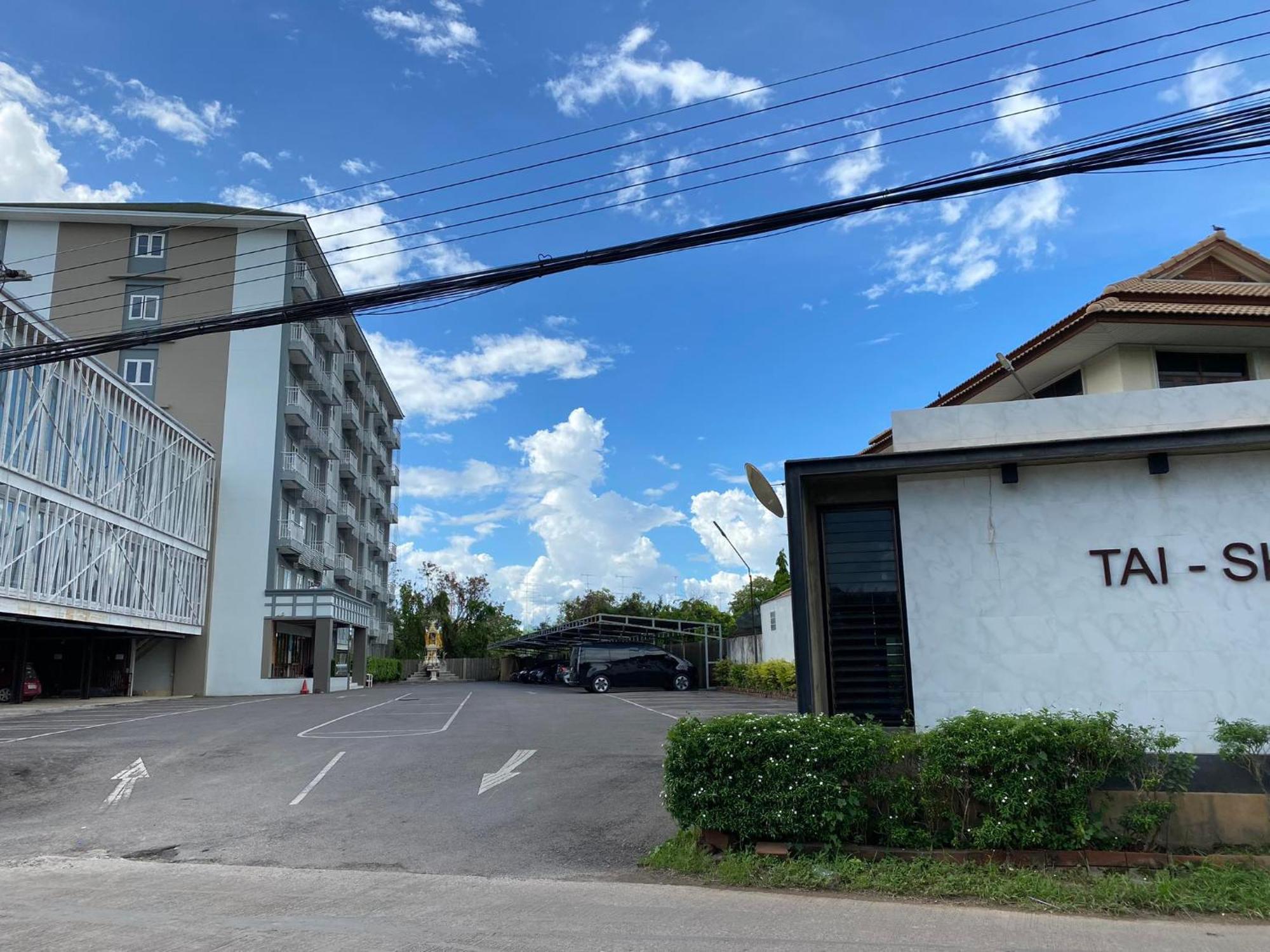 Tai-Shan Suites Ratchaburi Ngoại thất bức ảnh
